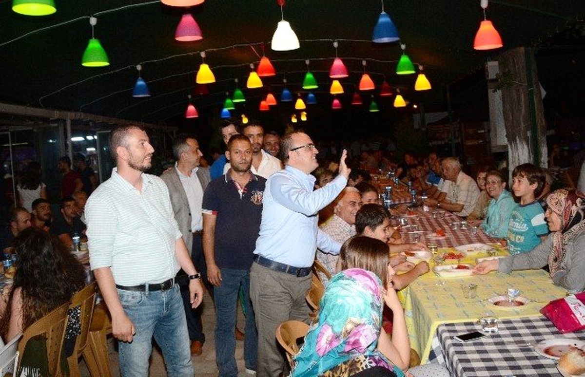 AK Parti Grup Başkanvekili Turan, Gençlerle Sahur Yaptı