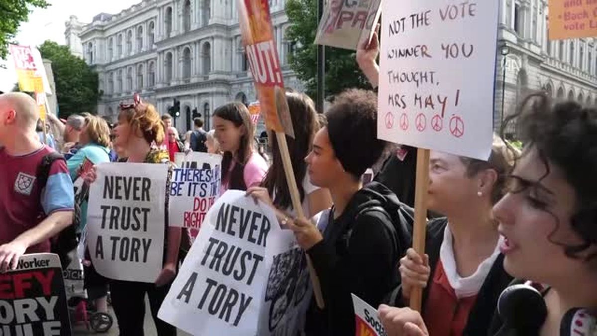 Başbakan May Londra\'da Protesto Edildi