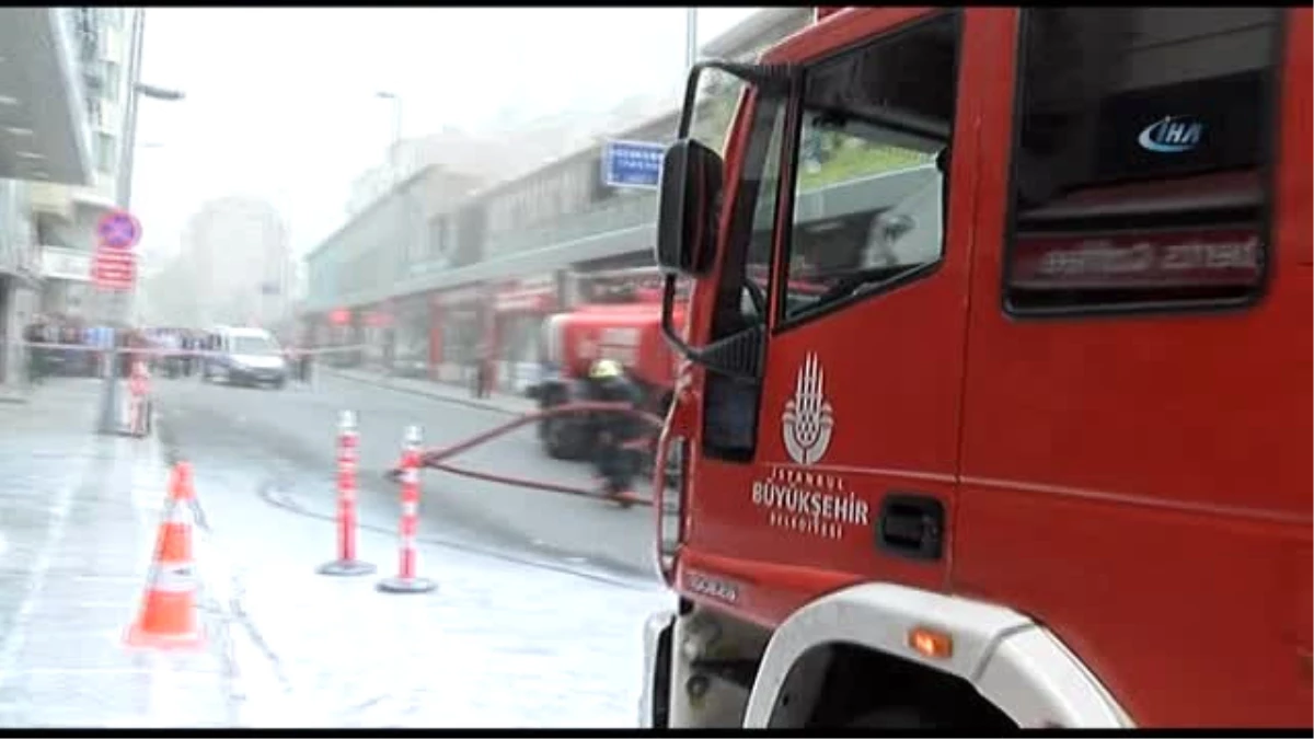 Beyoğlu Dumanlar Altında