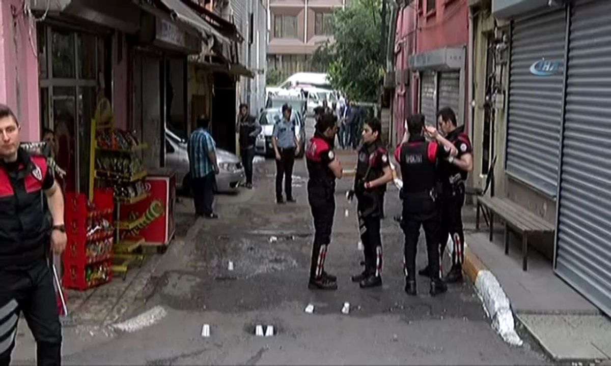Beyoğlu\'ndaki Çatışmada 1 Kişi Hayatını Kaybetti