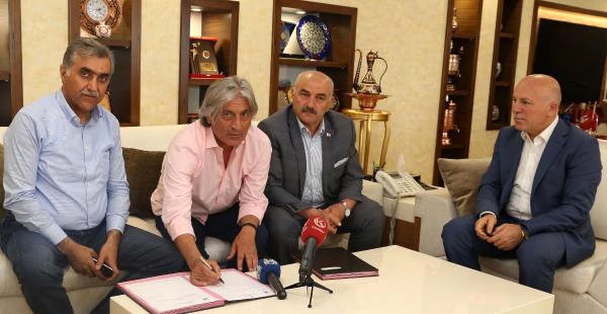 Büyükşehir Belediye Erzurumspor Teknik Direktör Kılıç\'ın Sözleşmesini Uzattı