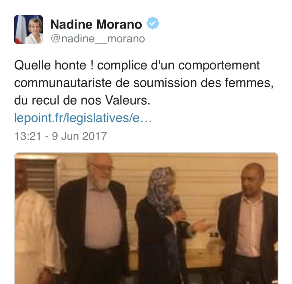 Camide Başörtüsü Takan Fransız Vekil, Sosyal Medyada Linç Edildi