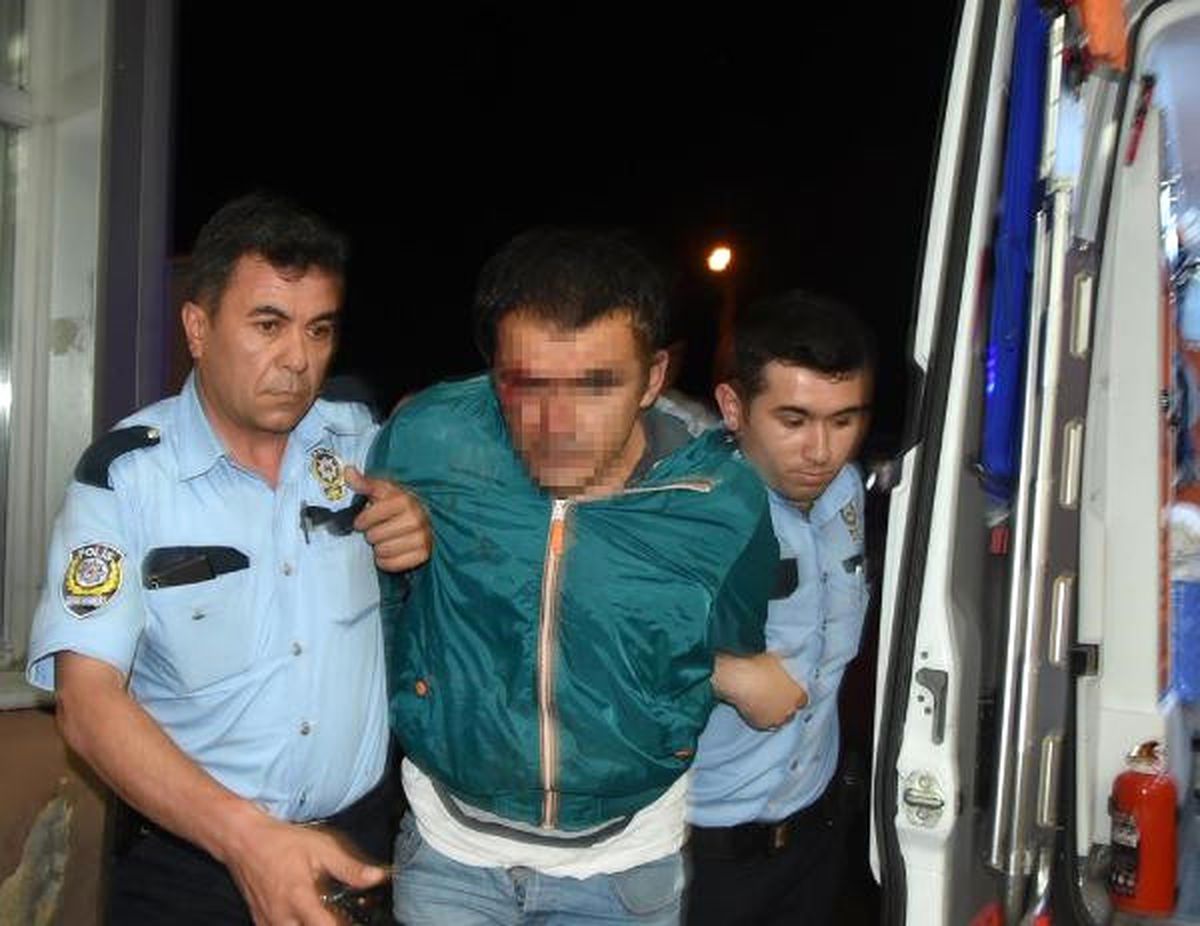Cinsel İstismar Şüphelisini Linçten Polisler Kurtardı (2)