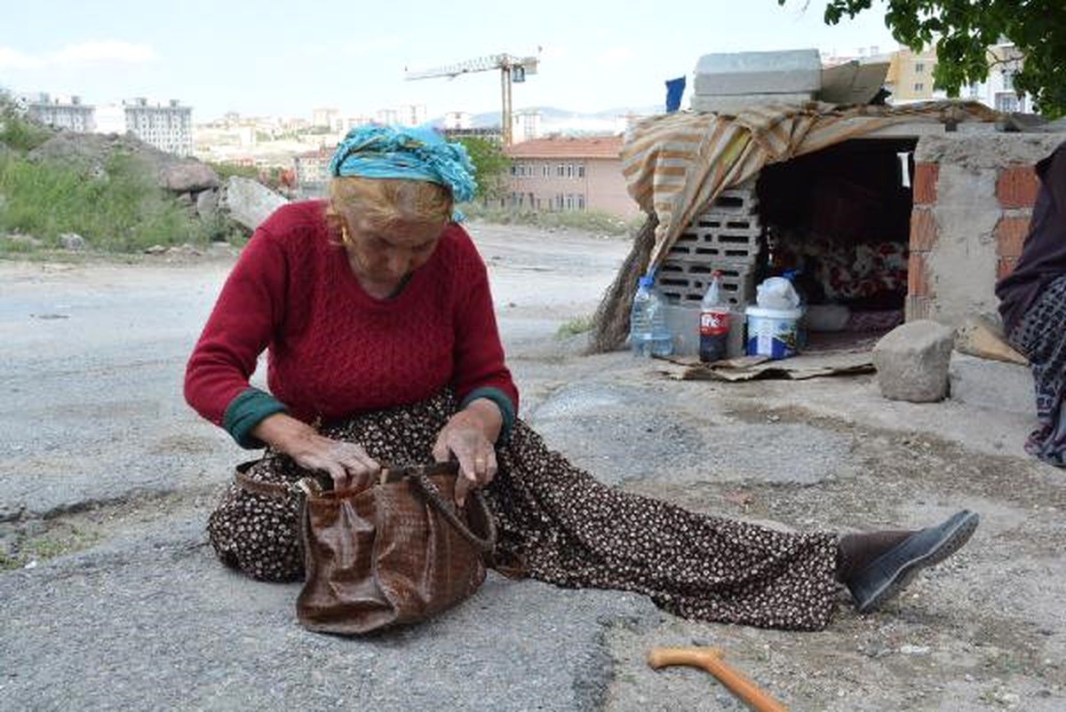 Dha Yurt - 2 Metrekarelik Barakada Yaşayan Kadın Eve Yerleştirildi