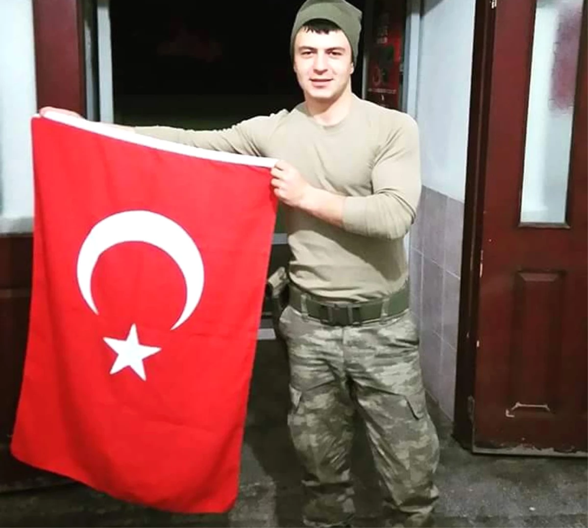 Dha Yurt - Şehit Uzman Çavuş Fazlıoğlu\'nun Baba Evi Bayraklarla Donatıldı