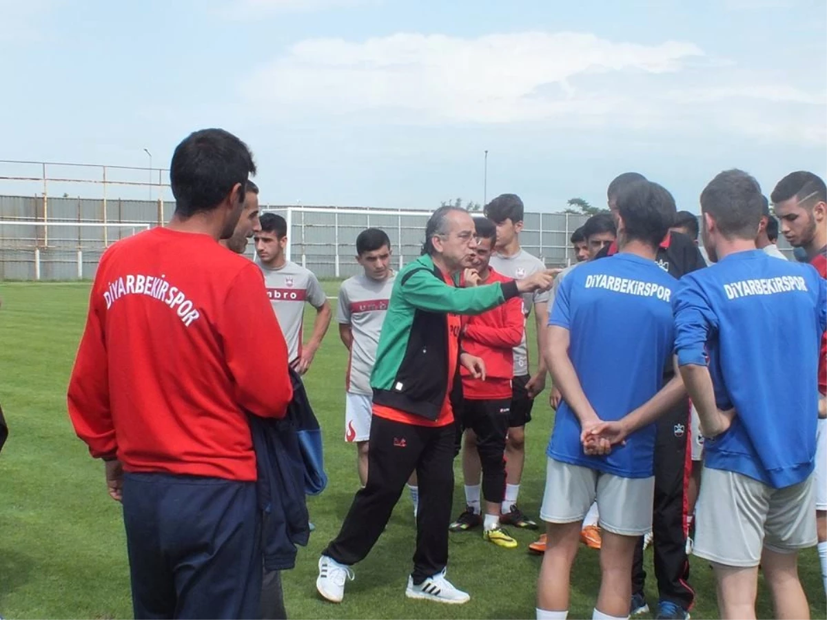 Diyarbekirspor Yeni Bir Kadro Oluşturacak