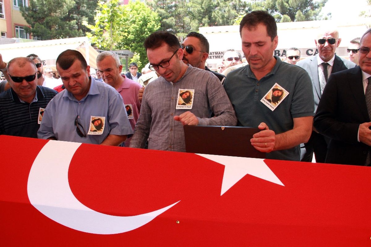 Eğitim-İş: Aybüke Yalçın\'ın Teröre Verilen Son Kayıp Olmasının ve Yaşananların Devlete Ders...