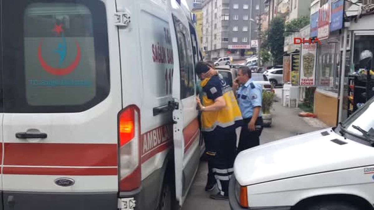 Eşini Bıçakla Yaraladı