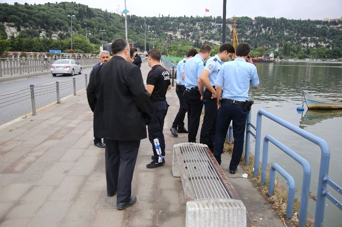 Eyüp\'te Denizden Erkek Cesedi Çıktı