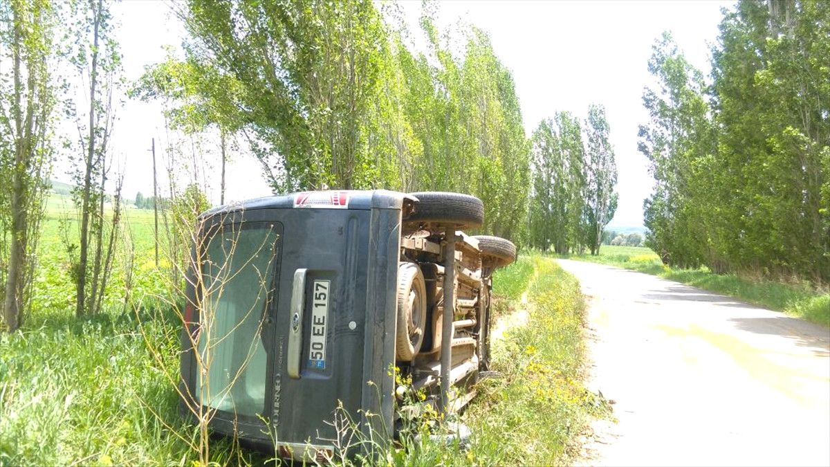 Gemerek\'te Trafik Kazası: 3 Yaralı