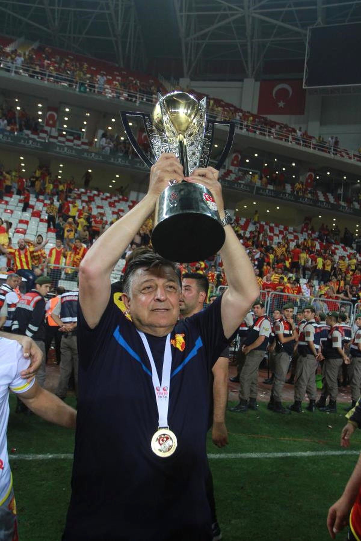 Göztepe\'de Vural\'la İlk Görüşme Olumlu