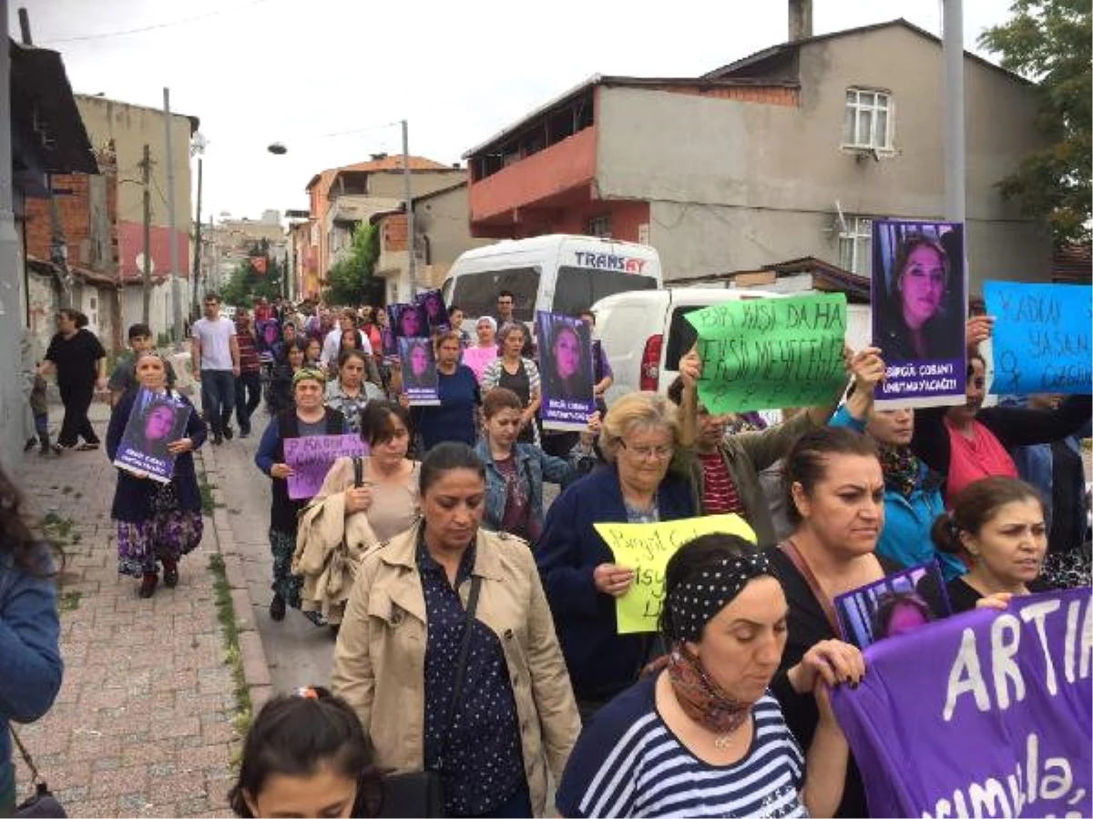 Hacıhüsrev\'de Kadın Cinayeti Yürüyüşü