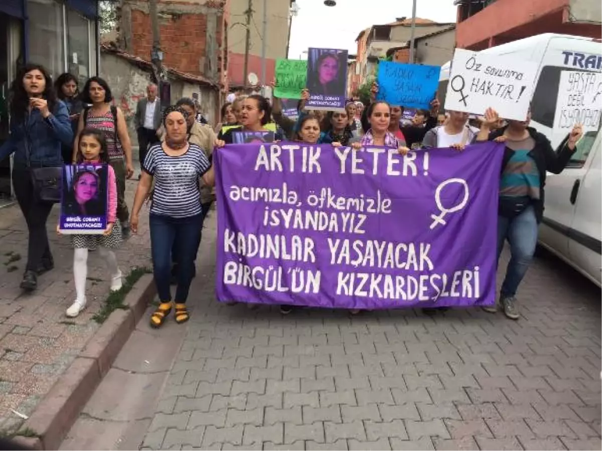 Hacıhüsrev\'de Kadın Cinayeti Yürüyüşü