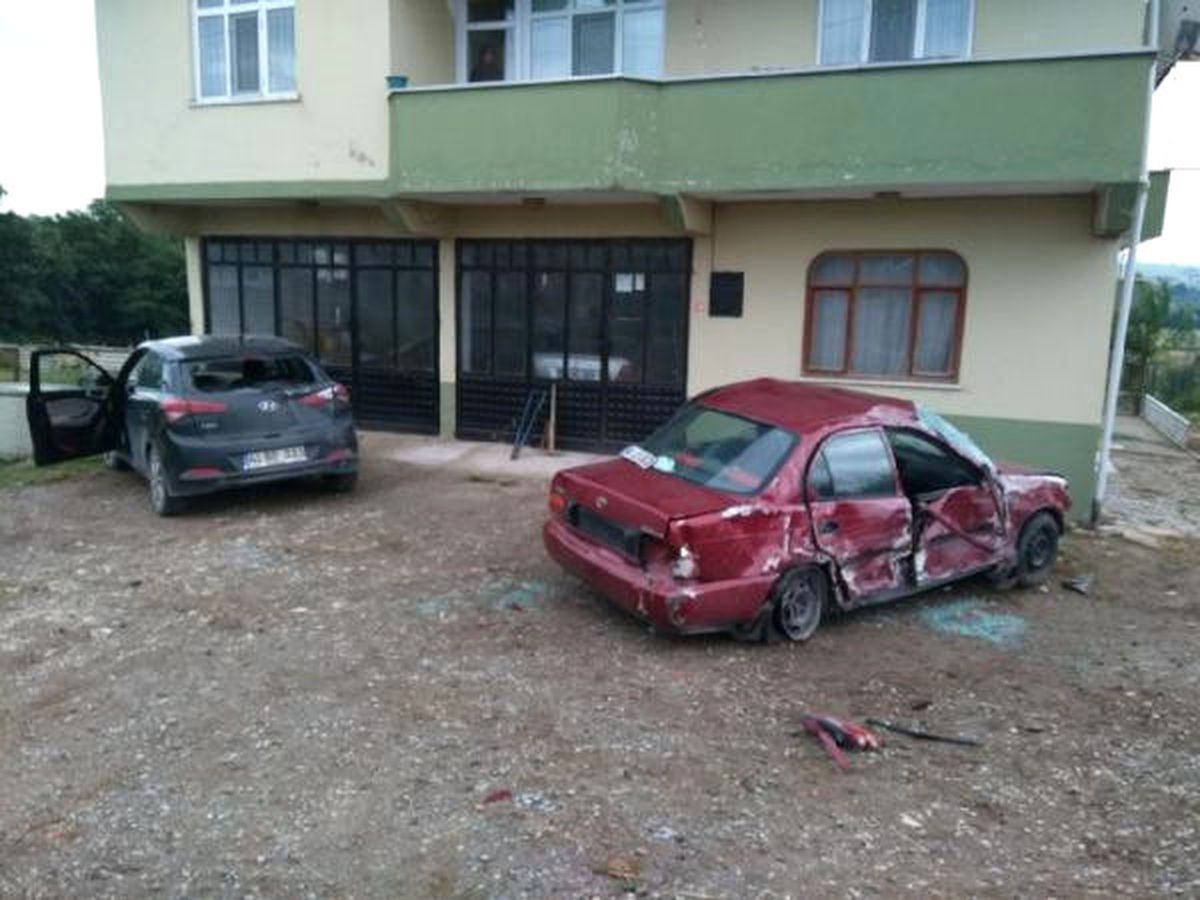İftara Giden Aile Kaza Yaptı: 3 Yaralı