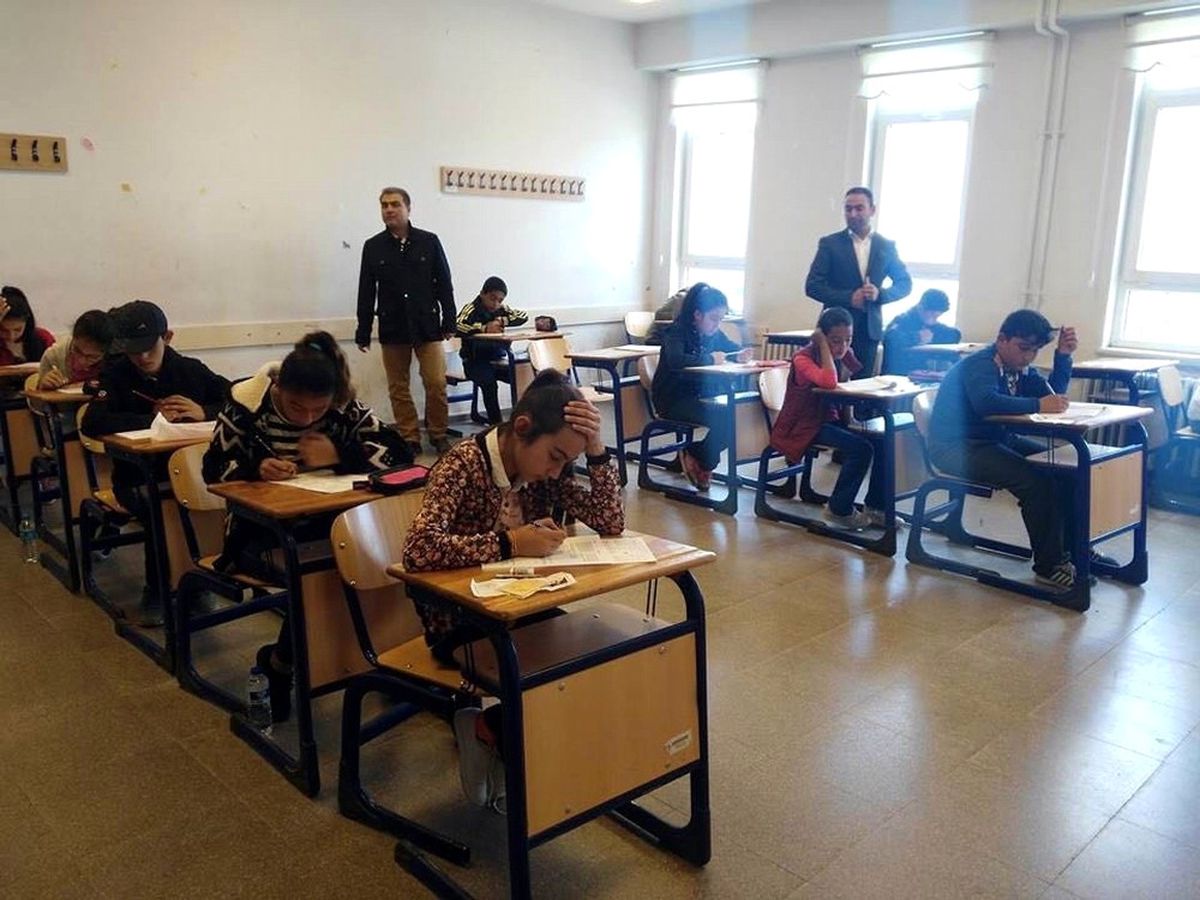 Kangal\'da 500 Öğrenci Bursluluk Sınavına Girdi