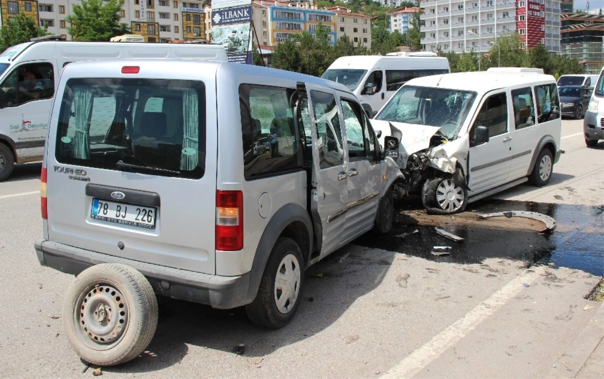 Karabük\'te 4 Trafik Kazası: 4 Yaralı