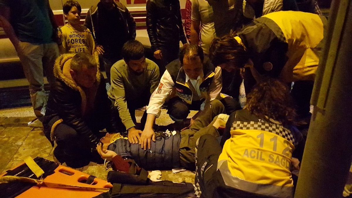 Motosikletle Kaza Yapıp Yaralandı, "Bize Ceza Yazacak Mısınız" Diye Sordu