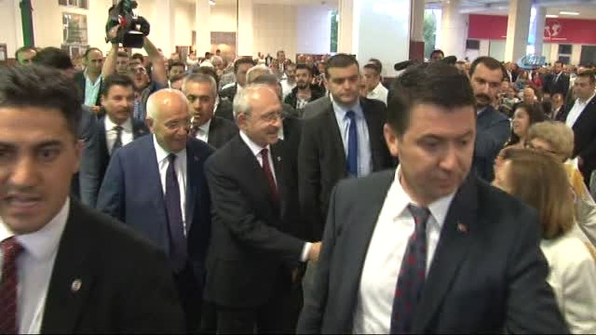 Kılıçdaroğlu\'dan Pazar Esnafına Ziyaret