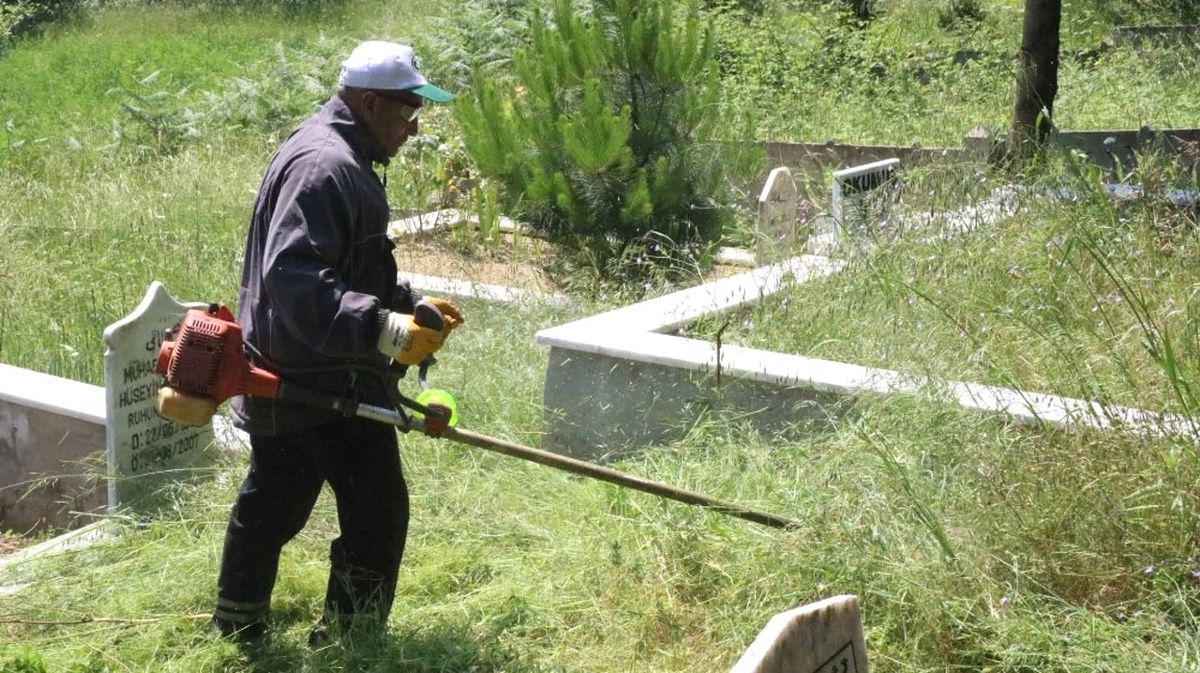 Kocaeli\'nin Mezarları Tertemiz Oluyor