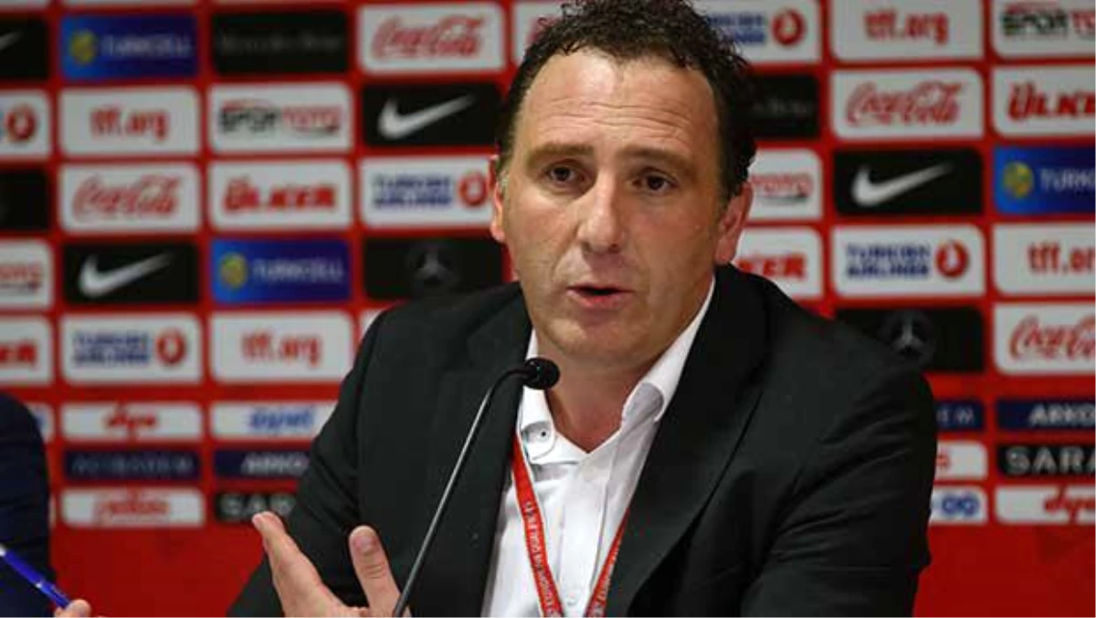 Kosova Milli Futbol Takımı Teknik Direktörü Bunjaki Açıklaması