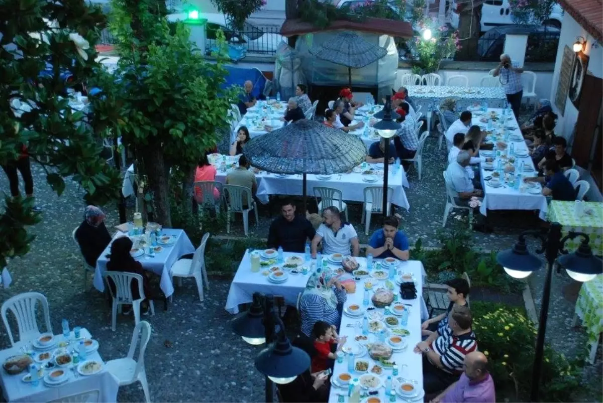 Köyceğiz\'de Kadın Akademisinden İftar