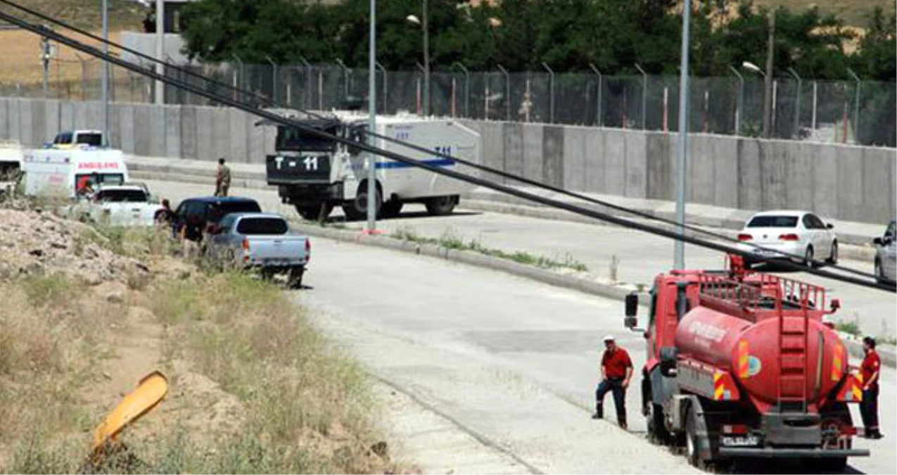 Kozluk\'taki Saldırıda Kullanılan Aracın Şoförü Elleri Bağlı Olarak Bulundu