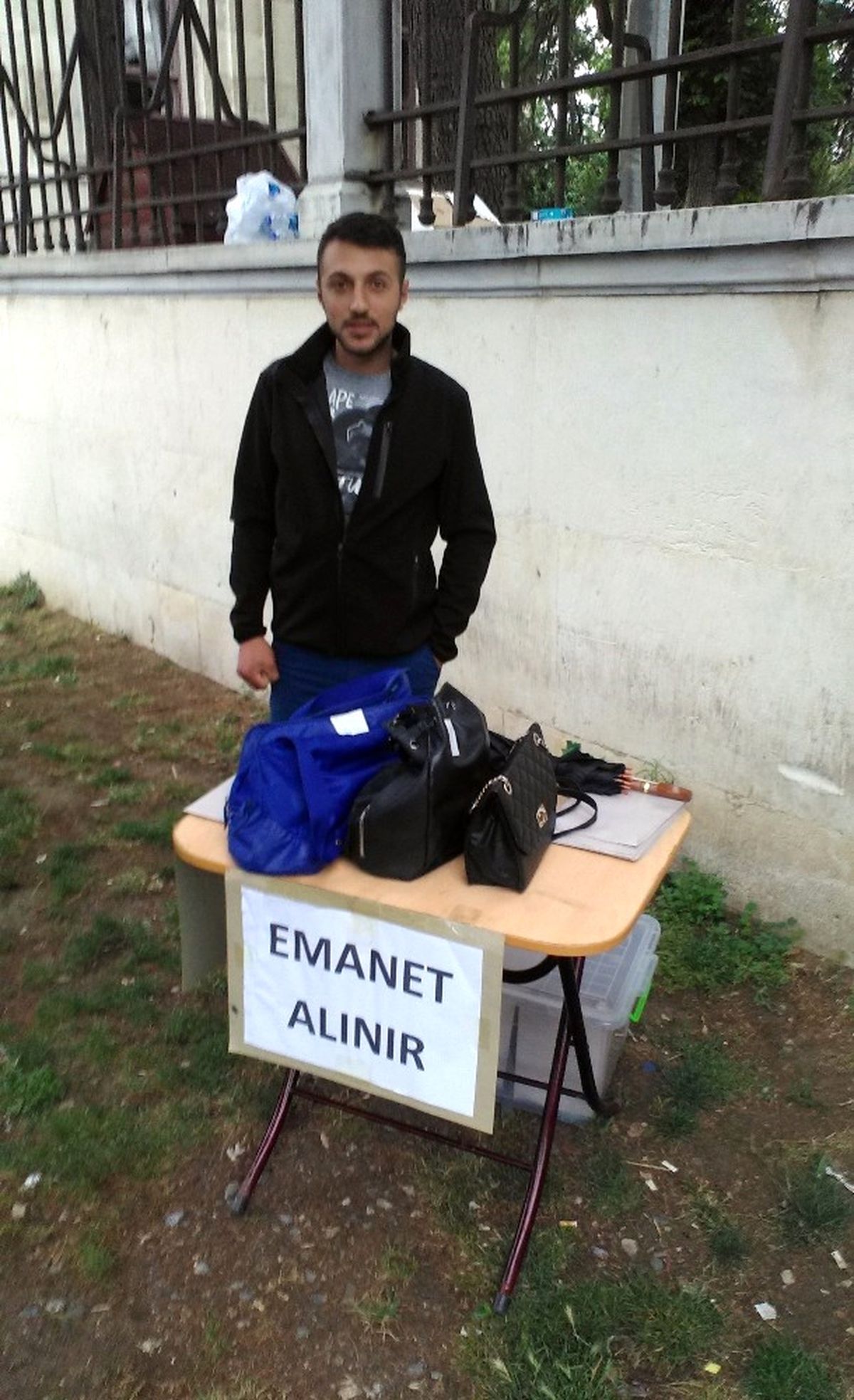 Lys Sınavına Alınmayan Eşyalar Ona Emanet