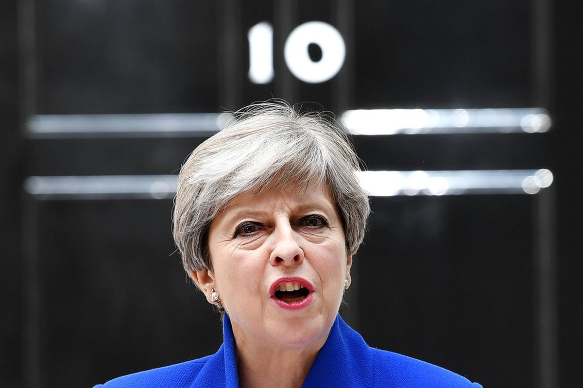 May\'in Başdanışmanları İstifa Etti