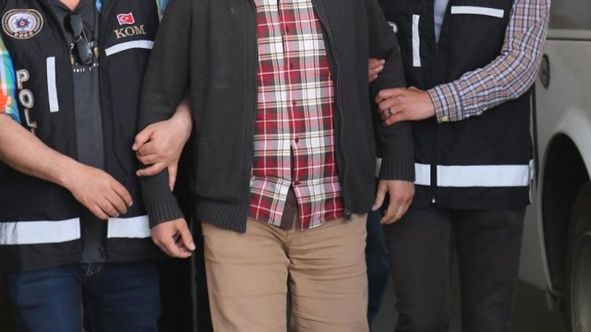Meslekten İhraç Edilen Öğrentmene Fetö\'den Gözaltı