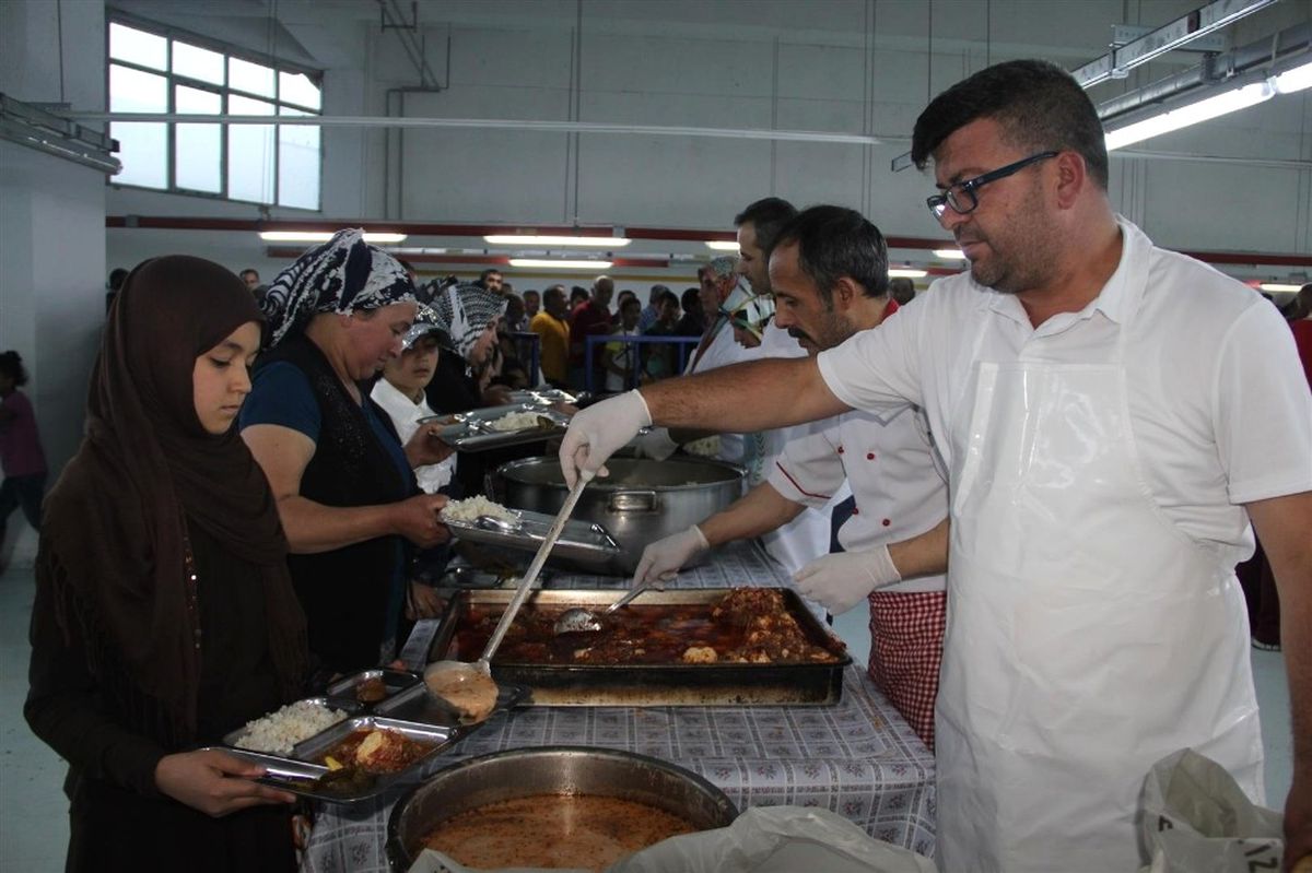 Nevşehir\'de Geleneksel İftar Sofrası İlgi Görmeye Devam Ediyor