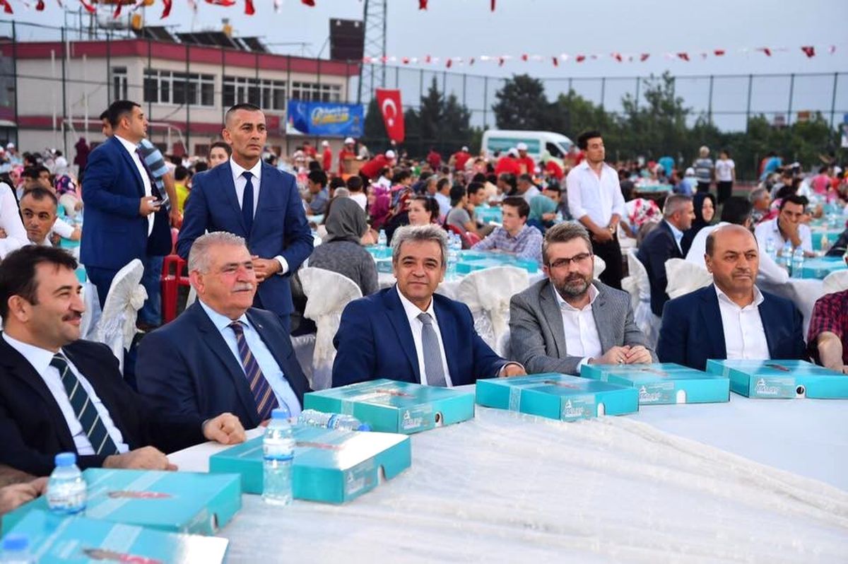 Onikişubat Belediyesi\'nden 10 Bin Kişiye İftar Yemeği