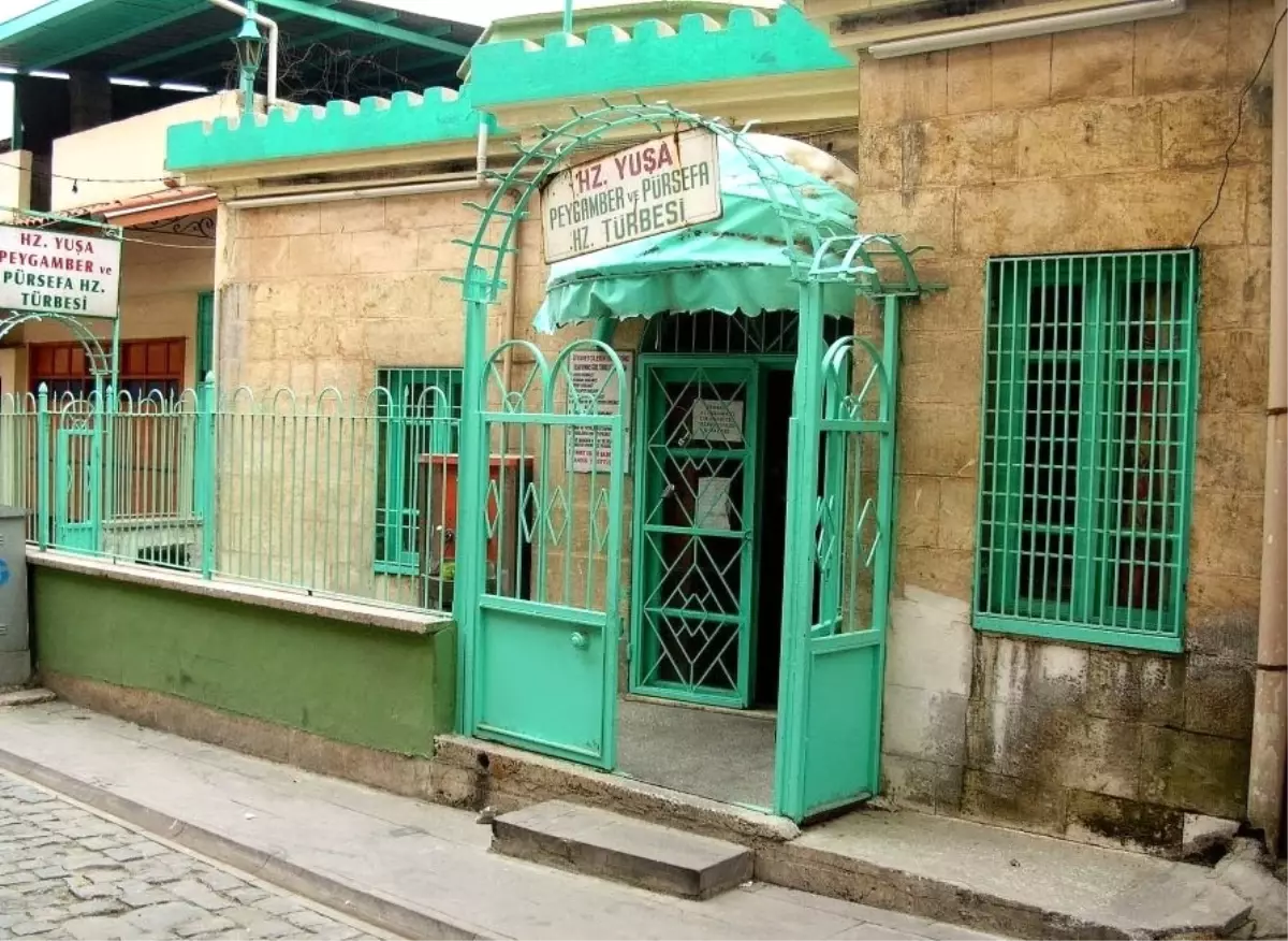 Hz. Yuşa ve Pir Sefa Türbesi\'nde Ramazan Yoğunluğu