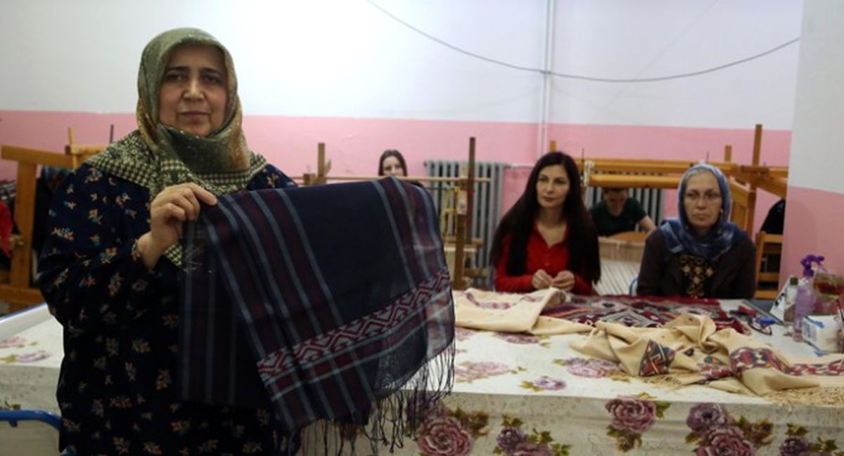 Peşkir Dokumayı Annesinden Öğrendiği Şekliyle Yaşatıyor