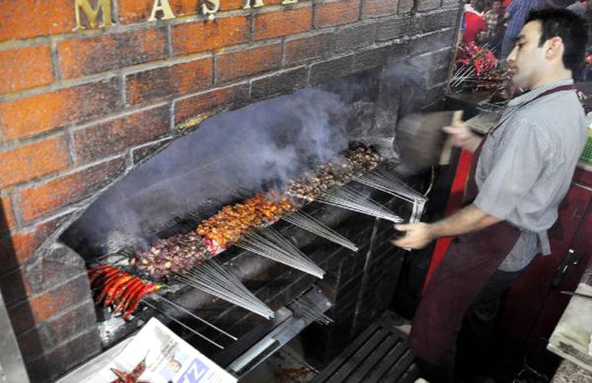 Şanlıurfa\'da İftardan Sahura 3 Ton Ciğer Tüketiliyor