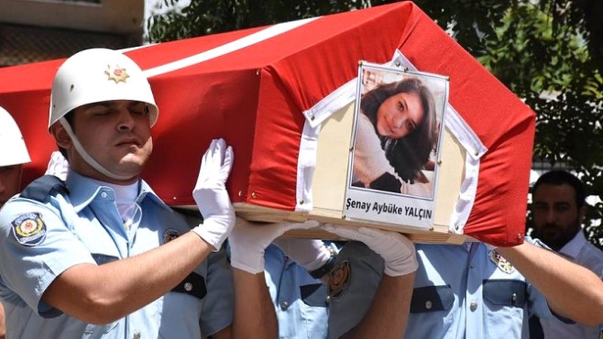 Şehit Aybüke Öğretmen Son Yolculuğuna Uğurlandı