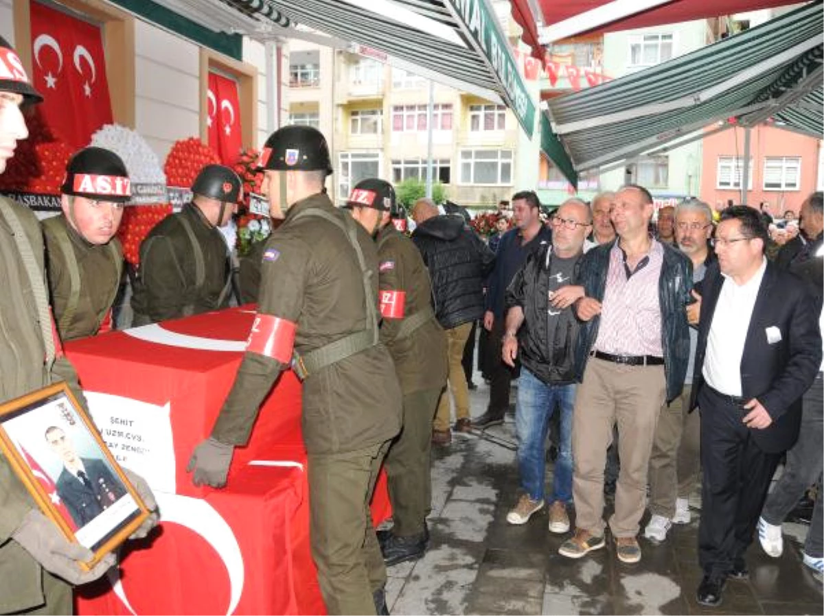 Şehit Uzman Onbaşı Zengin, Giresun\'da Toprağa Verildi