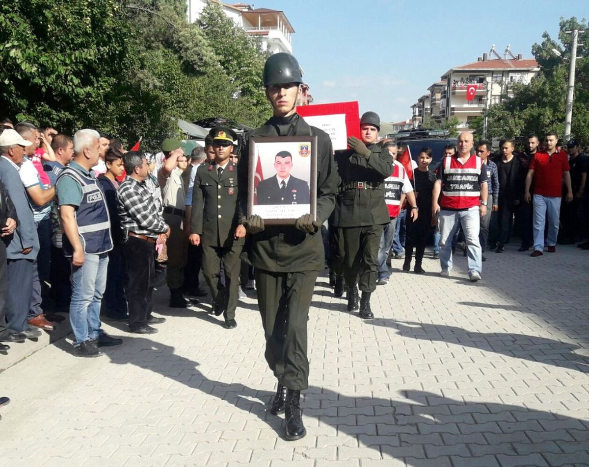 Şırnak Şehidi Uzman Çavuş Tiftik, Ankara\'da Son Yolculuğuna Uğurlandı (2)