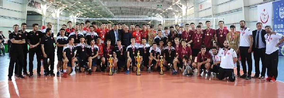 Yıldızlar Voleybolda İlbank ve Halkbank Türkiye Şampiyonu