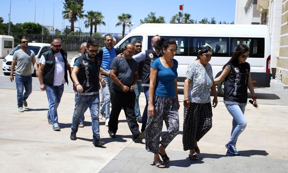 Zeytinköy\'e Uyuşturucu Operasyonu: 5 Gözaltı
