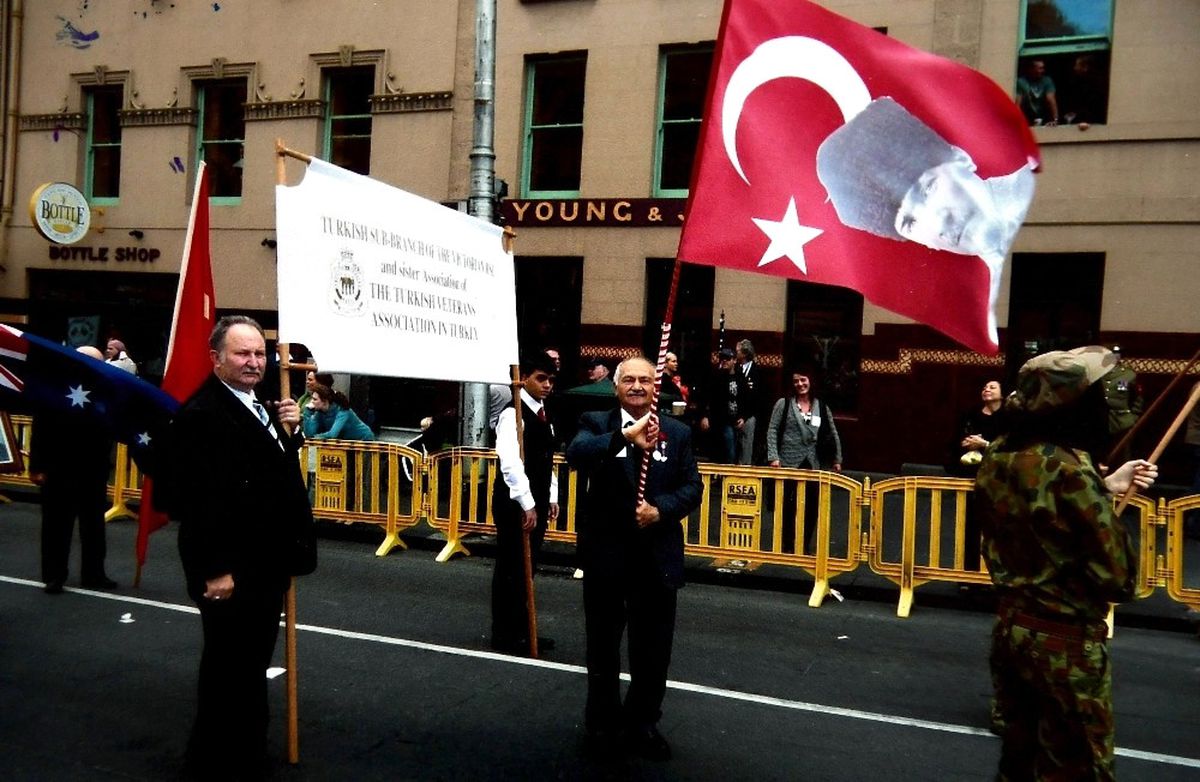 47 Yıldır Avustralya\'da Türkiye\'yi ve Atatürk\'ü Anlatıyor