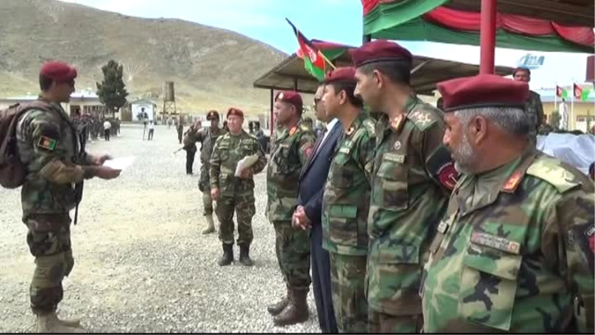Afganistan\'da Askeri Öğrenciler Mezun Oldu