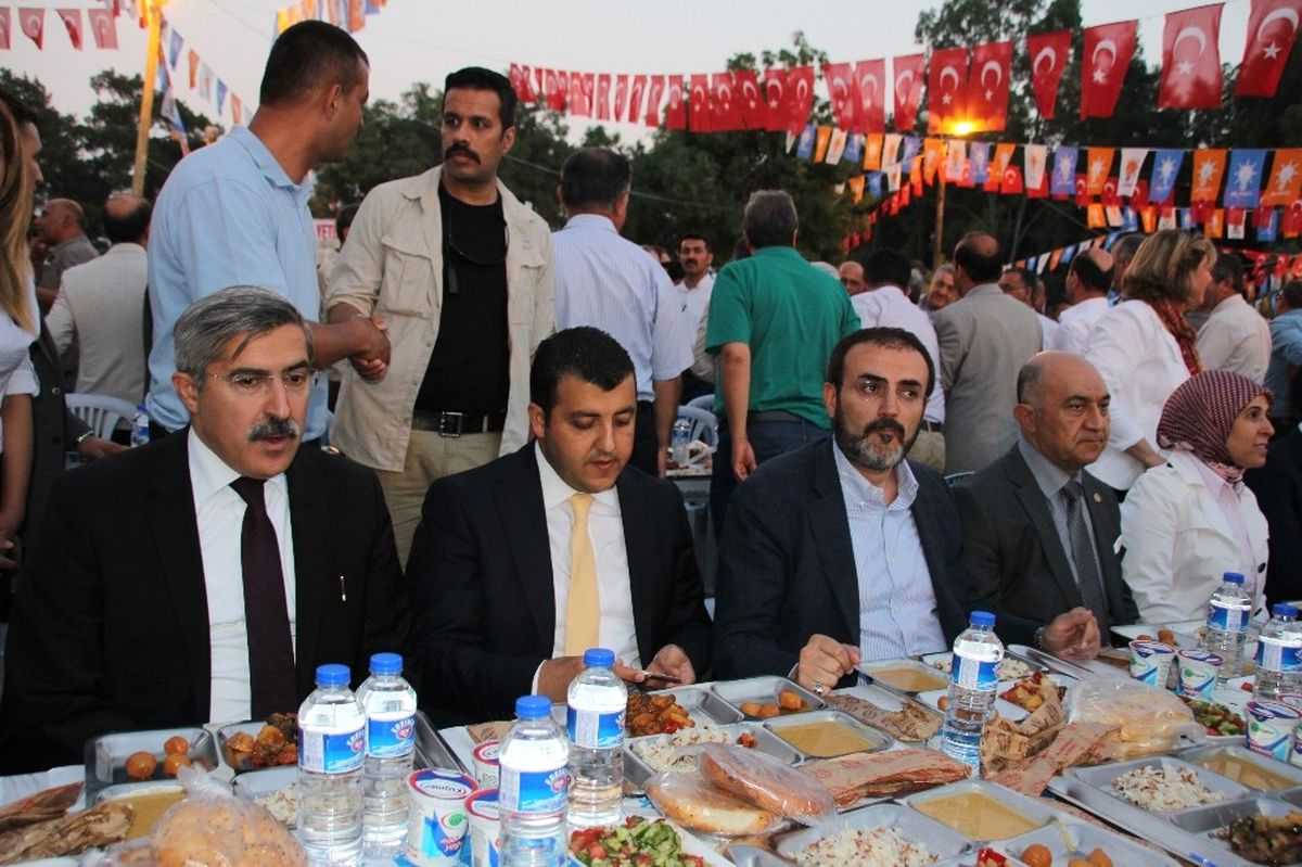 Ak Partililer Hatay\'da İftarda Bir Araya Geldi