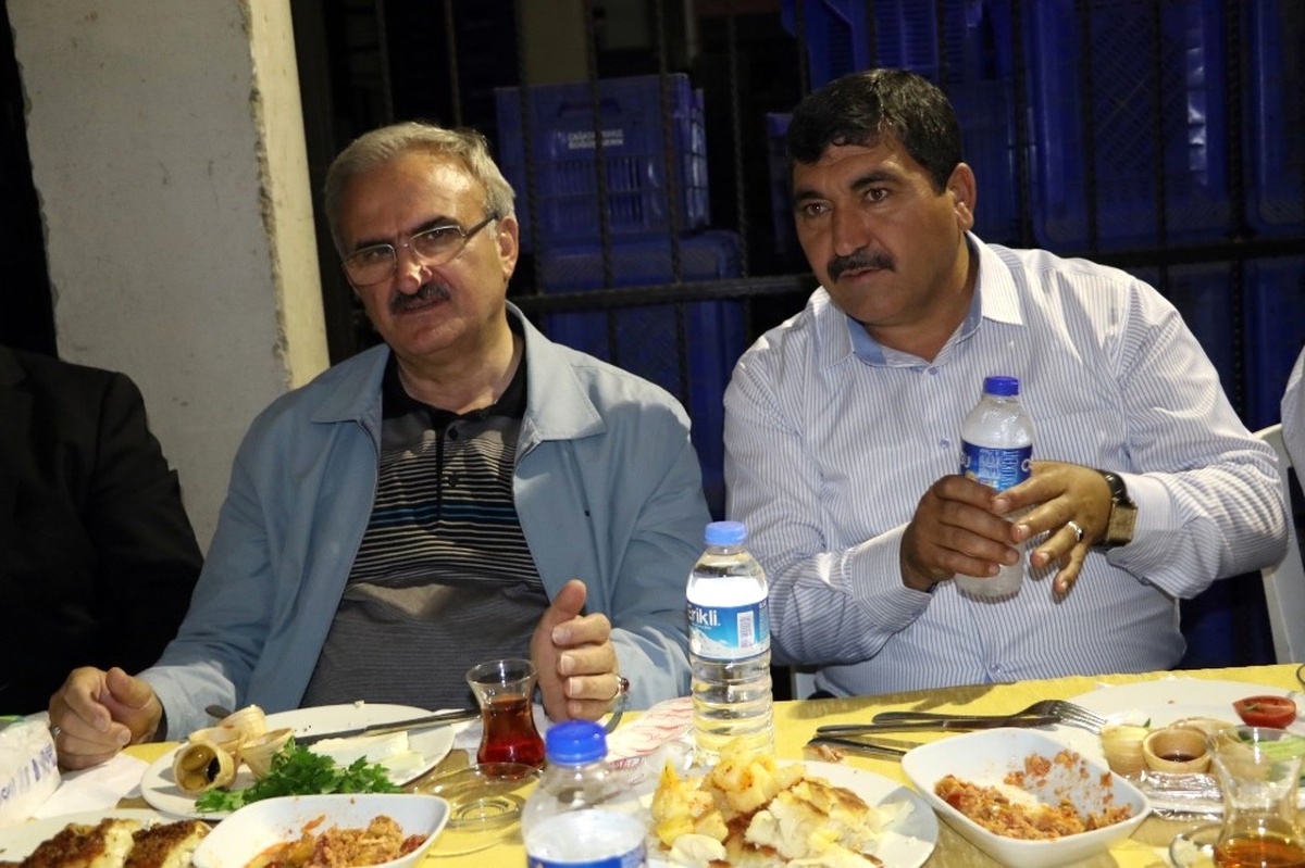 Antalya Valisi \'Hormon Var\' Diyen Akademisyenlere Ateş Püskürdü