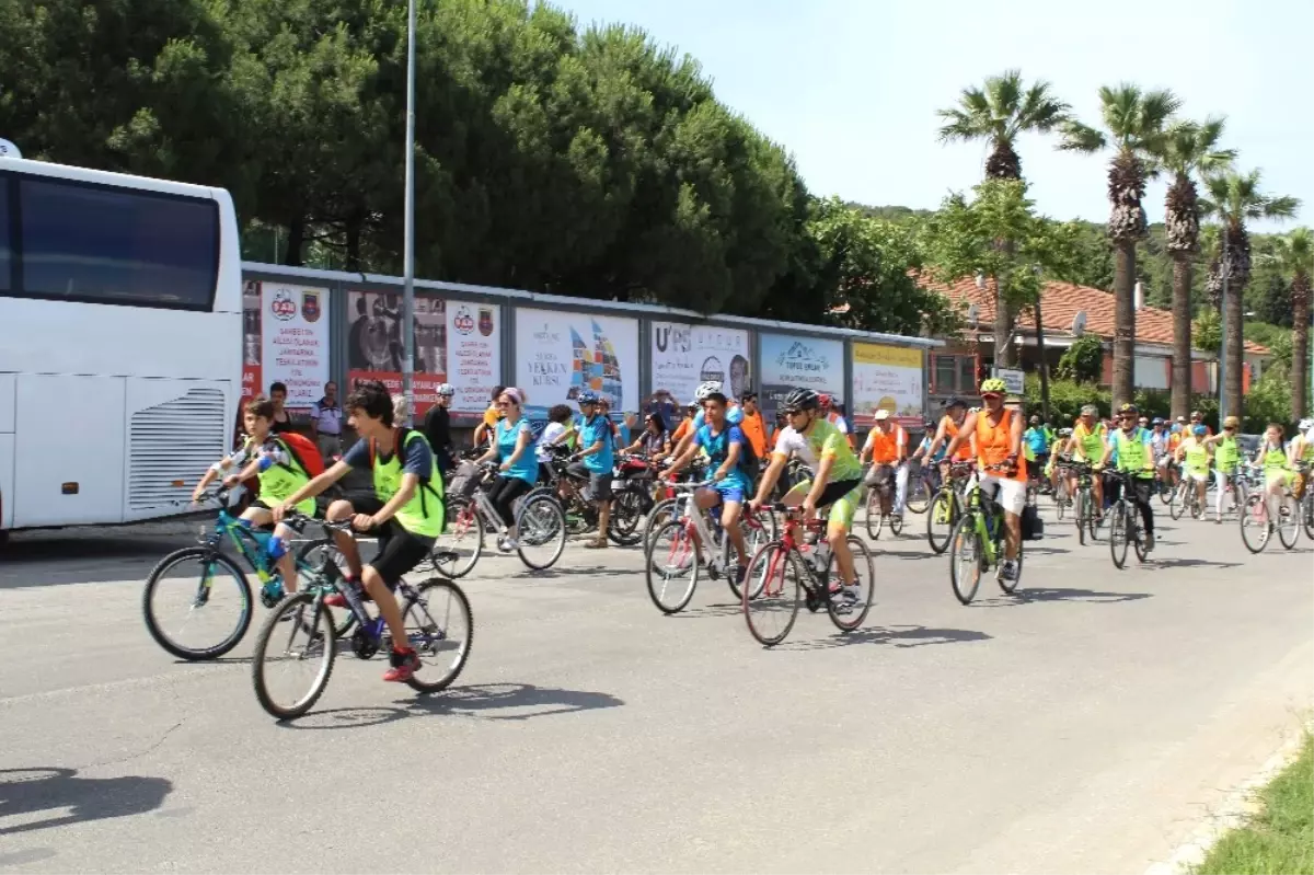 Ayvalık\'ta Bisiklet Şenliği