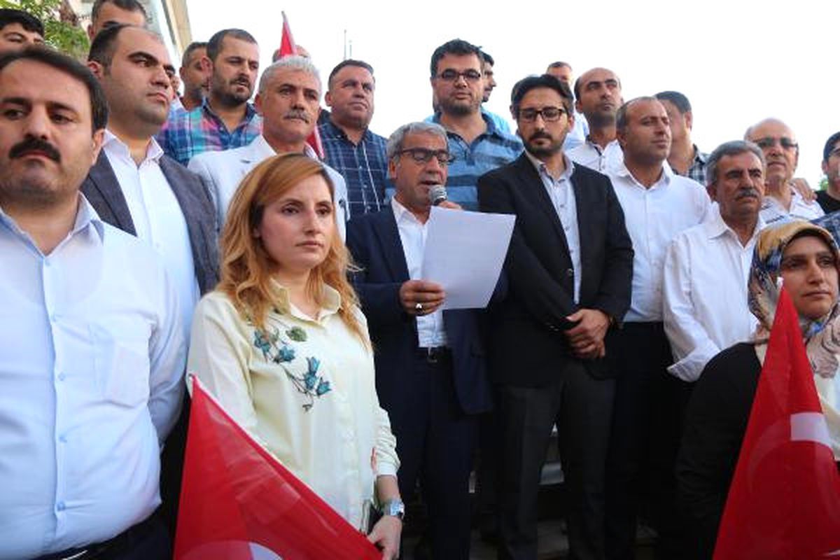 Batman\'da \'Teröre Karşı Ortak Vicdan ve Katar\'ı Sahiplenme\' Eylemi