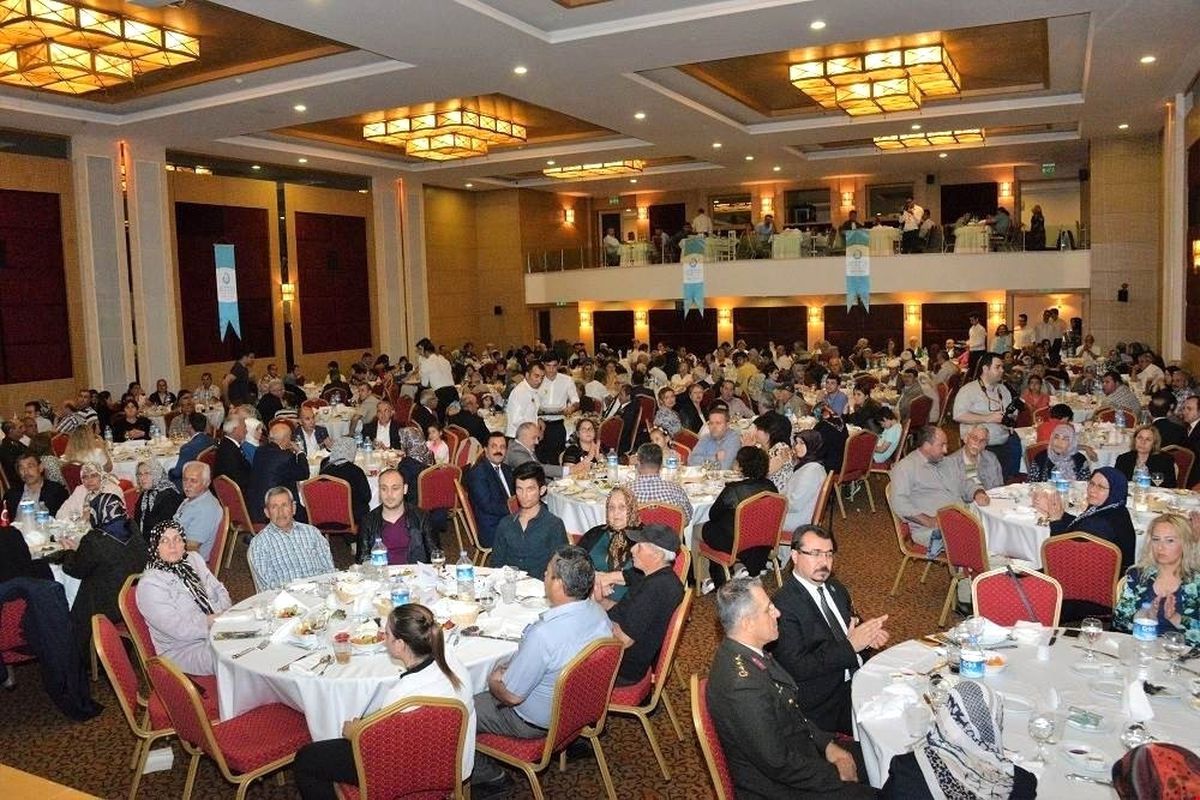 Birlik ve Beraberlik Sofrası Edremit\'te Kuruldu