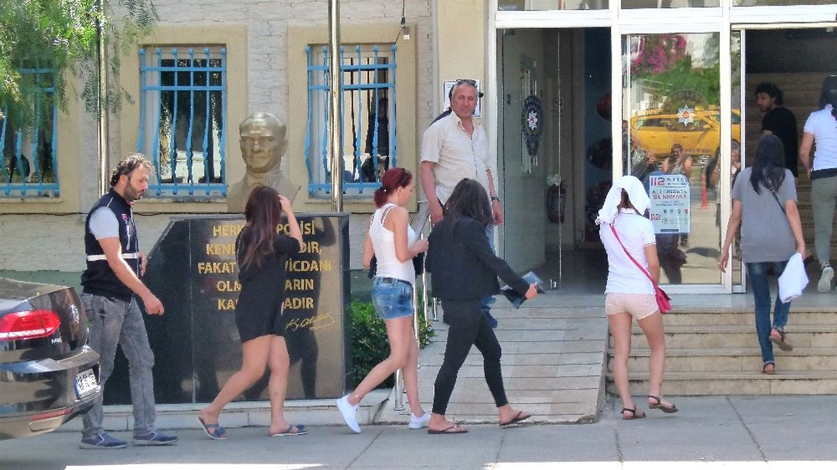 Bodrum\'da Fuhuş Operasyonu: 8 Gözaltı