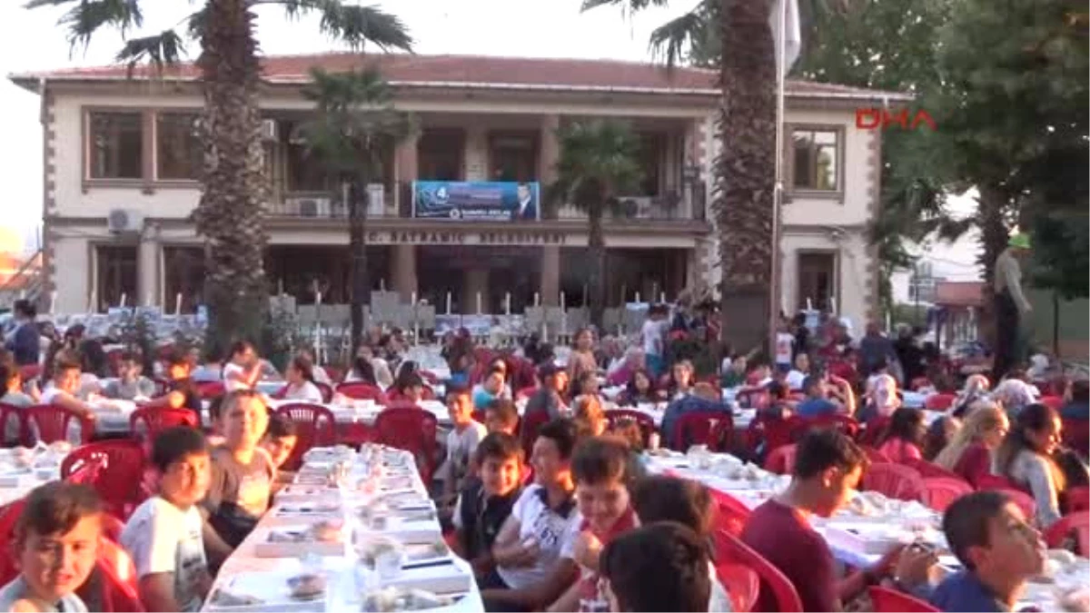 Çanakkale Bayramiç Belediyesi\'nden Çocuklara Özel Iftar Yemeği