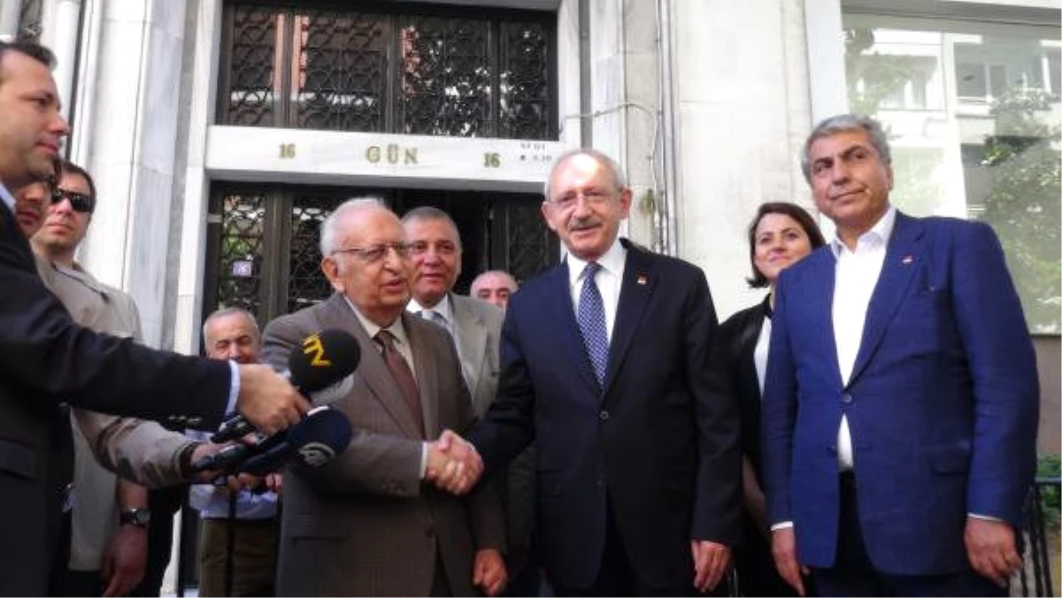 CHP Lideri Kılıçdaroğlu\'ndan Hüsamettin Cindoruk\'a Ziyaret (2)