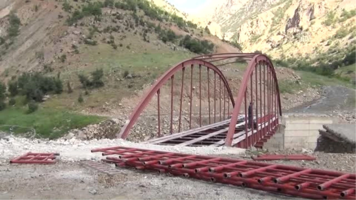 Dbp\'li Belediye PKK\'lı Teröristler Için Köprü Yaptırmış
